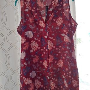 New with tag - Tank Violet & Claire